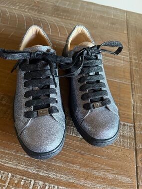 UGG Women’s Silver Glitter Metallic Sneakers Size 7 NWOT